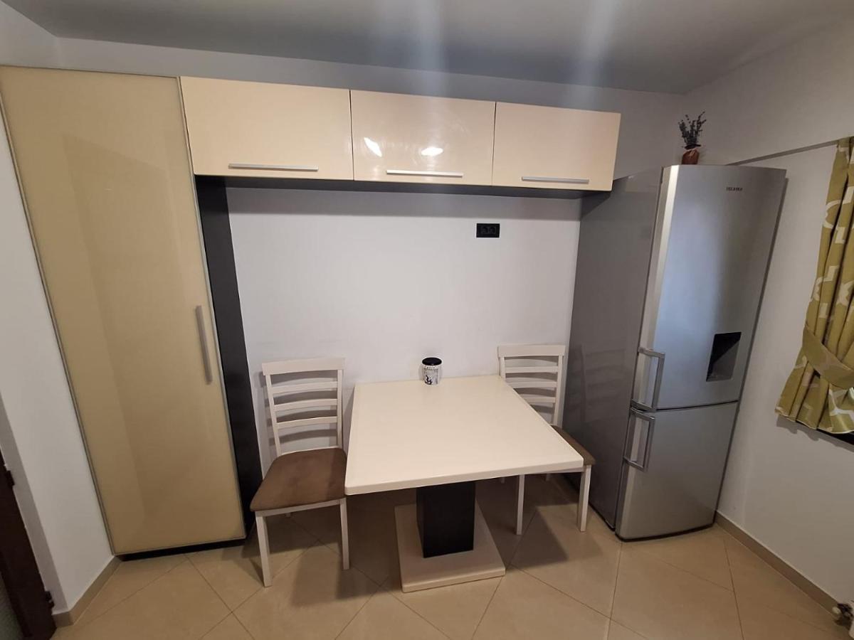 Urban George Enescu 4 Beedroom Apartment Suceava Exterior photo